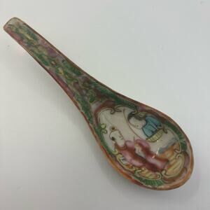 Antique Chinese Export 19th Century Famille Rose Medallion Ceramic Soup Spoon
